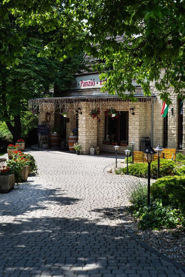 Tercia Hubertus Panzio Bed & Breakfast Sopron Exterior photo